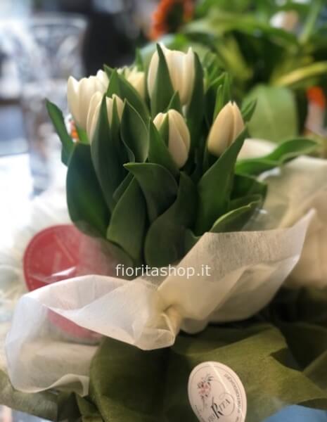 Bouquet di tulipani con bulbi